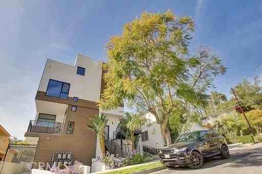 1223 Larrabee St #5 - Photo 6 of 28
