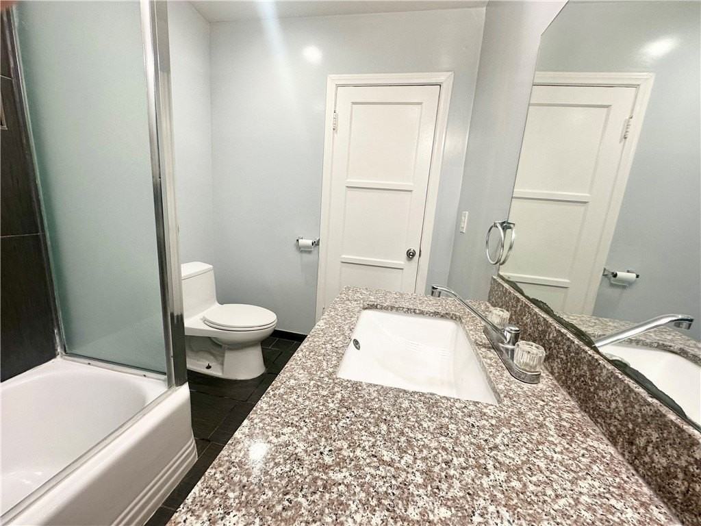 15746 Magnolia Blvd #JADU - Photo 6 of 10