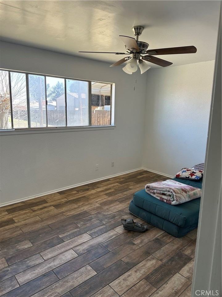 11015 Oakwood Ave - Photo 5 of 8