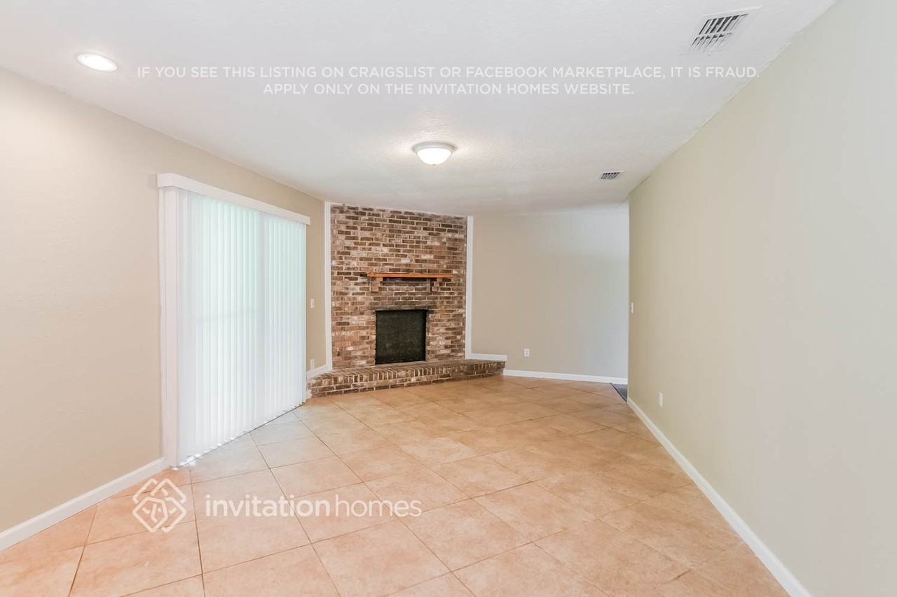 8323 Country Creek Blvd - Photo 6 of 17