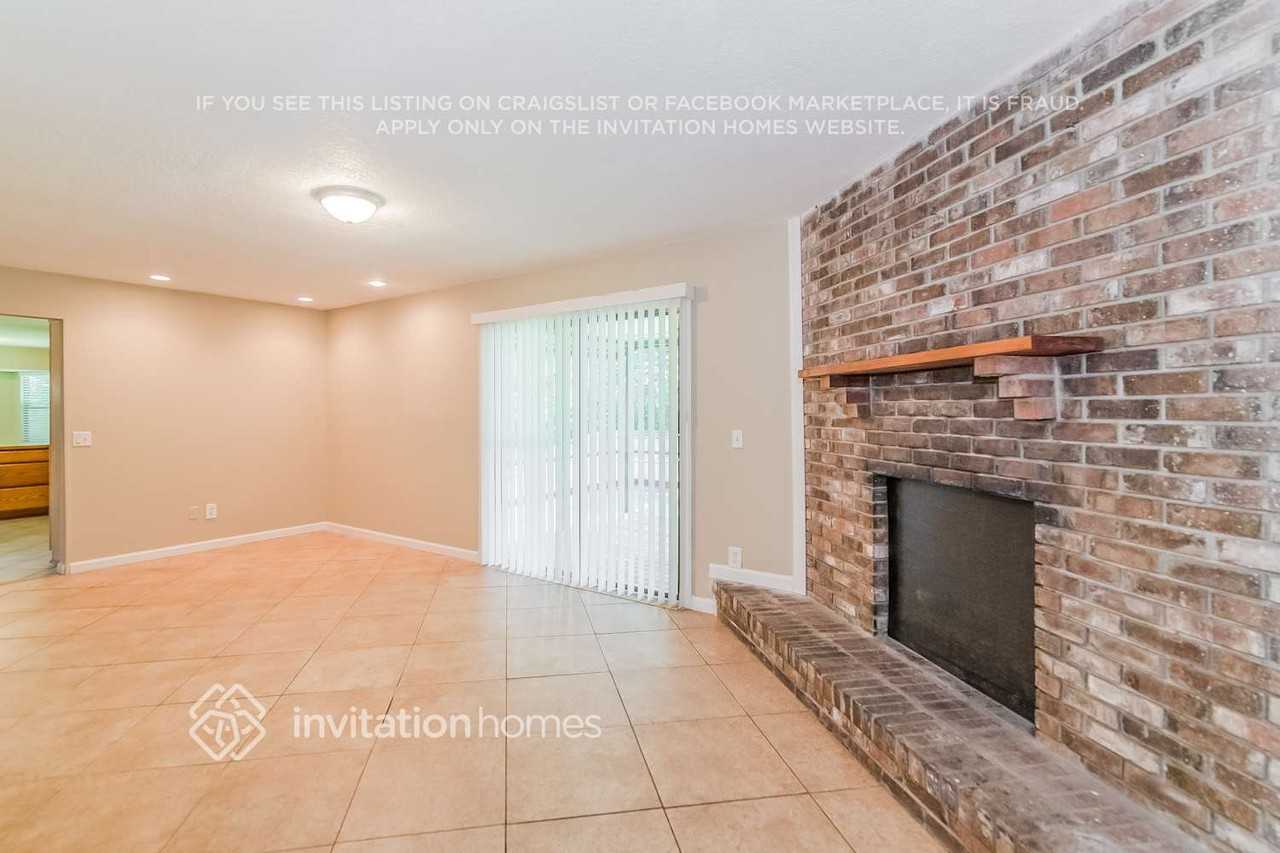 8323 Country Creek Blvd - Photo 7 of 17
