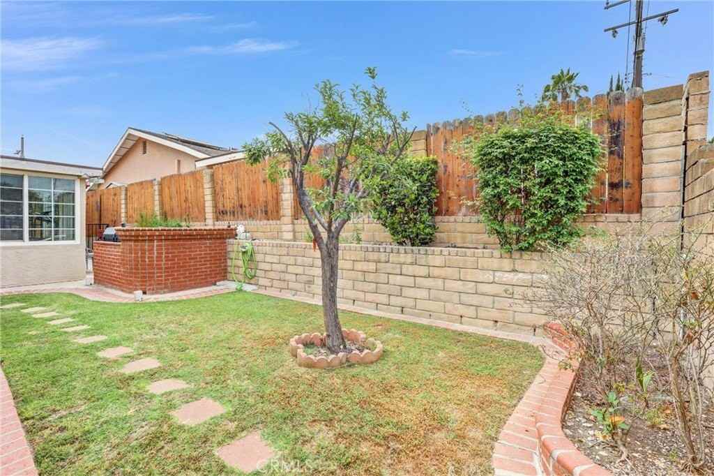 3515 S Forecastle Ave - Photo 3 of 18