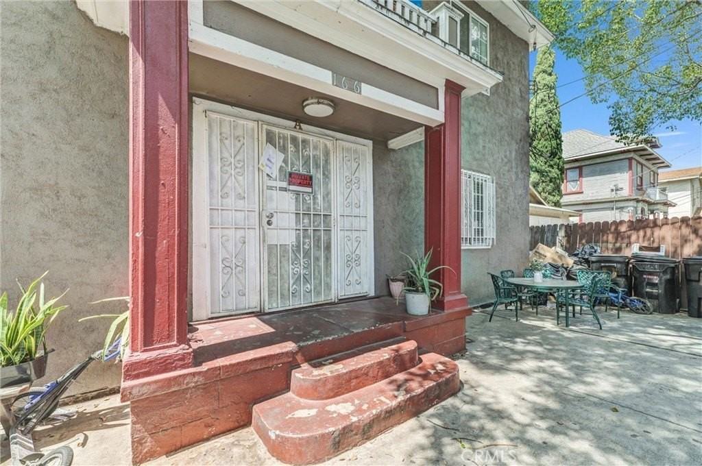 166 E 36th Pl - Photo 4 of 16