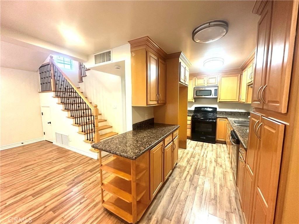 9356 19th St #A - Photo 5 of 23
