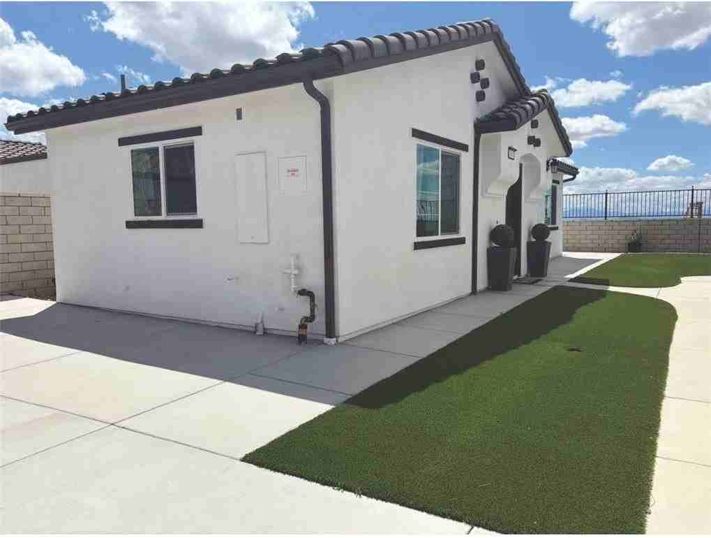 3445 E Ketring Ct - Photo 4 of 7