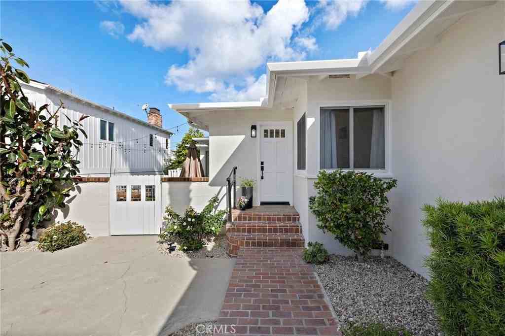 226 La Jolla Dr - Photo 4 of 37