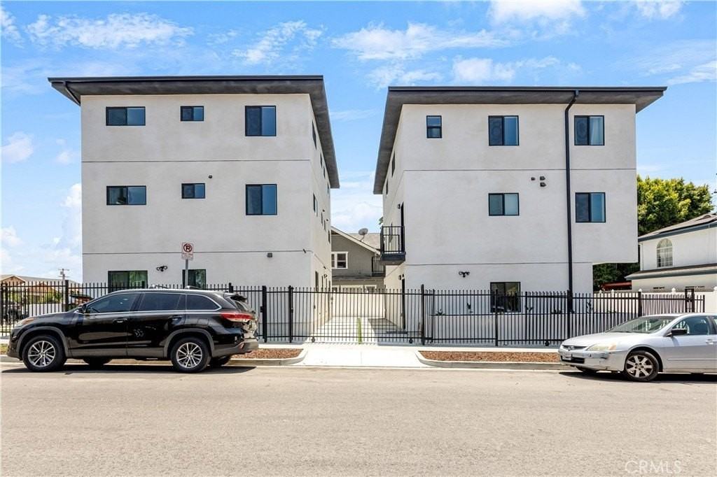 443 N Harvard Blvd #1-2 - Photo 2 of 29