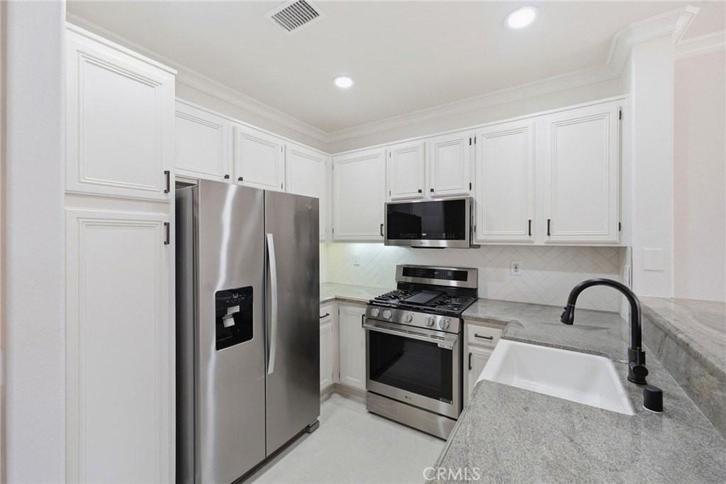 61 Vellisimo Dr - Photo 5 of 12