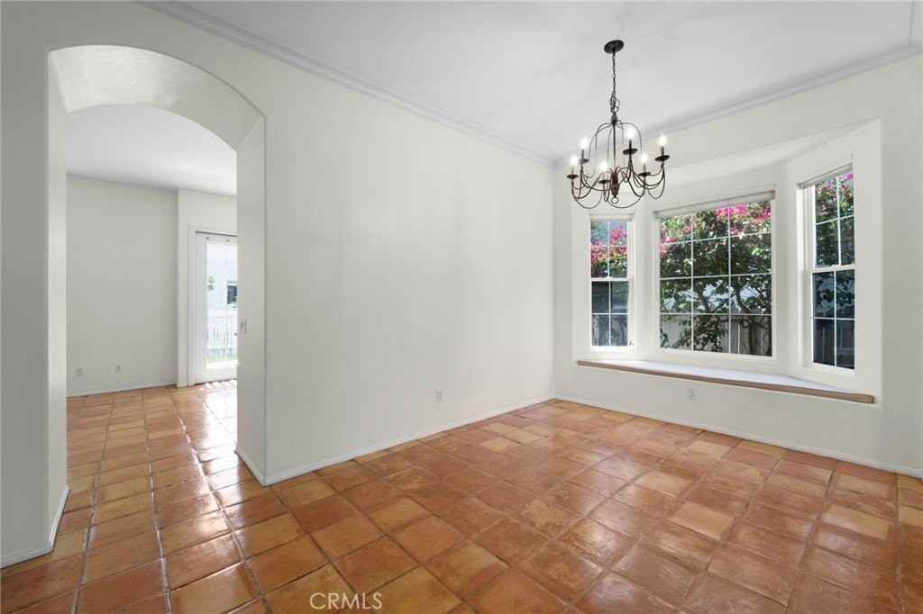 62 Middlebury Ln - Photo 6 of 34