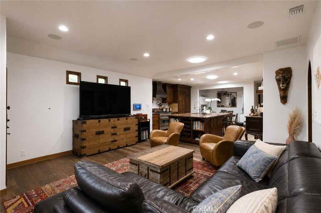 3011 Grayson Ave - Photo 7 of 29