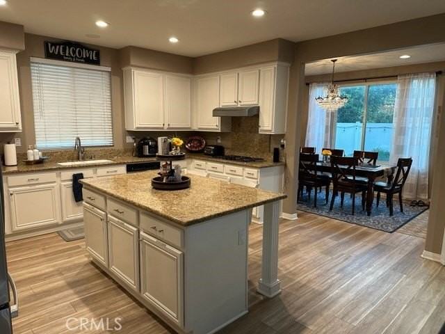 32030 Woodside Ct - Photo 3 of 11