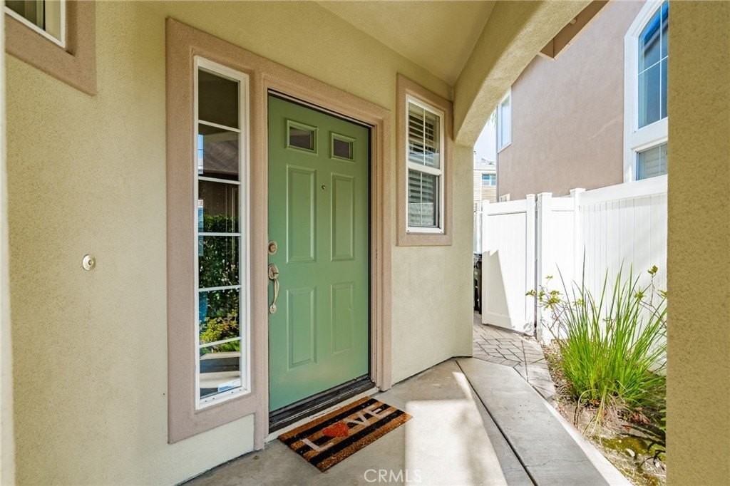 18662 Park Meadow Ln - Photo 2 of 33