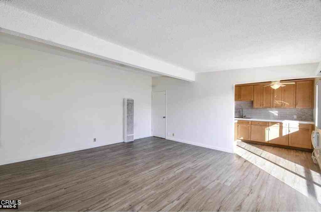 2707 Montrose Ave #10 - Photo 6 of 15