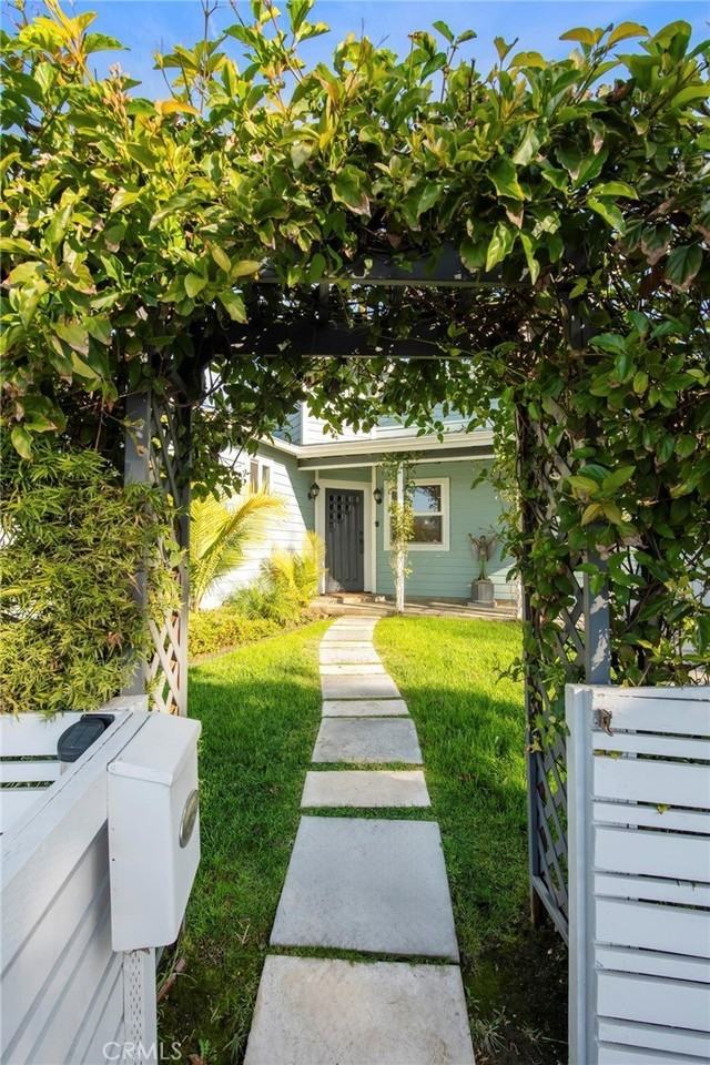 5231 Glasgow Way - Photo 3 of 26