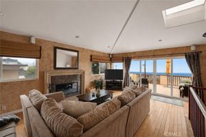 featured image of 817 Monterey Blvd
