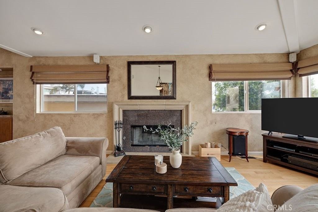 817 Monterey Blvd - Photo 2 of 30