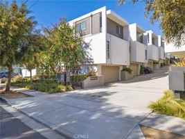 featured image of 121 E Walnut Ave