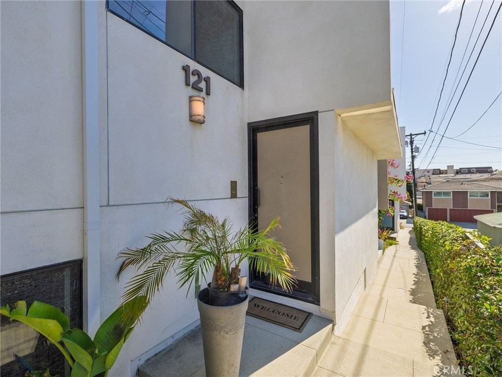 121 E Walnut Ave - Photo 4 of 32