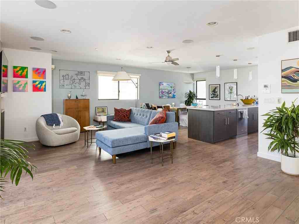 121 E Walnut Ave - Photo 5 of 32