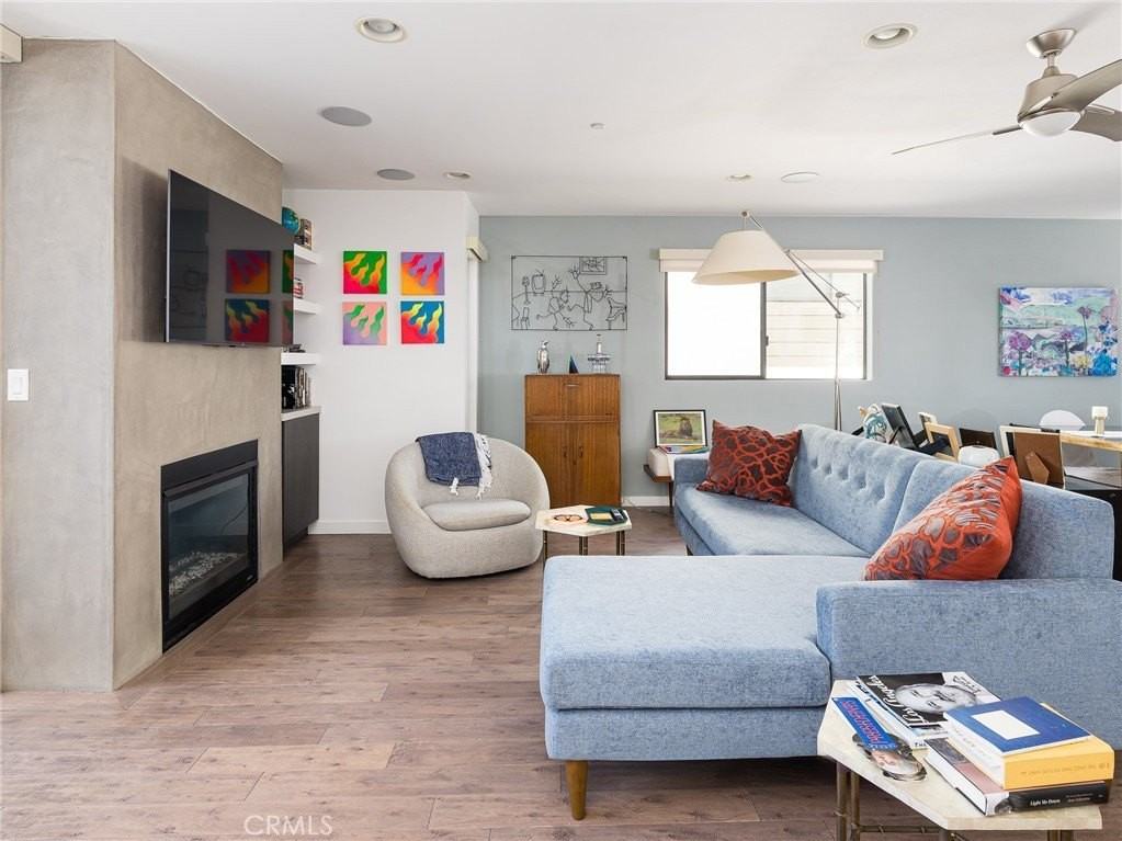 121 E Walnut Ave - Photo 6 of 32