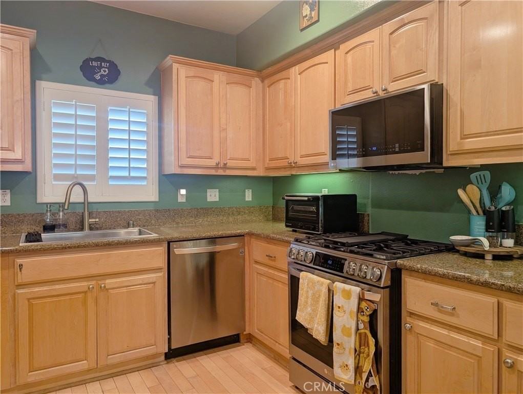 328 E Imperial Ave #6 - Photo 7 of 22