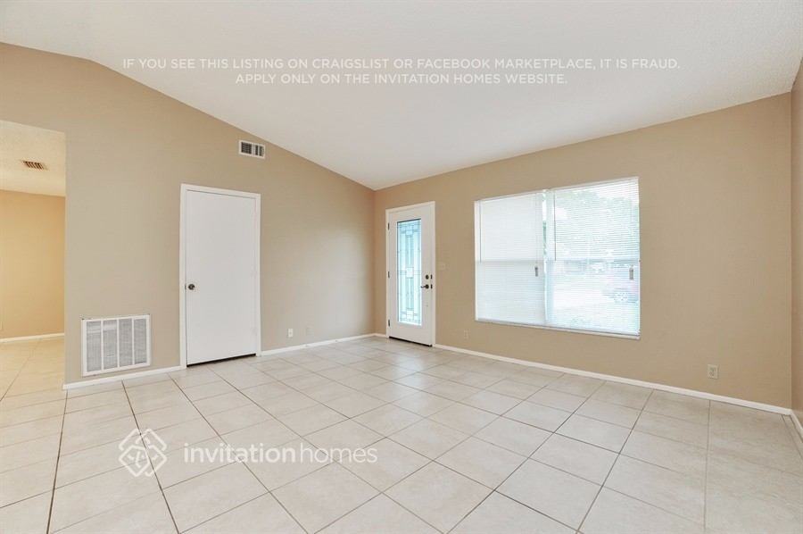 4700 Cortez Way S - Photo 3 of 11