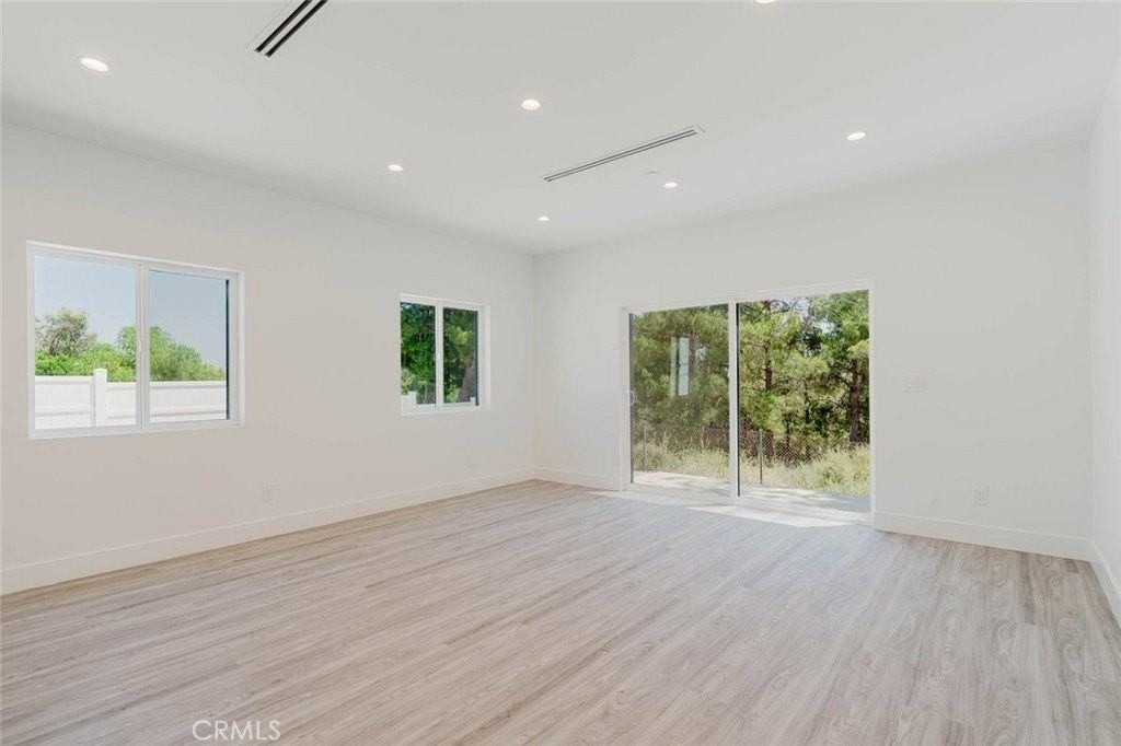 17846 Rinaldi St - Photo 5 of 33