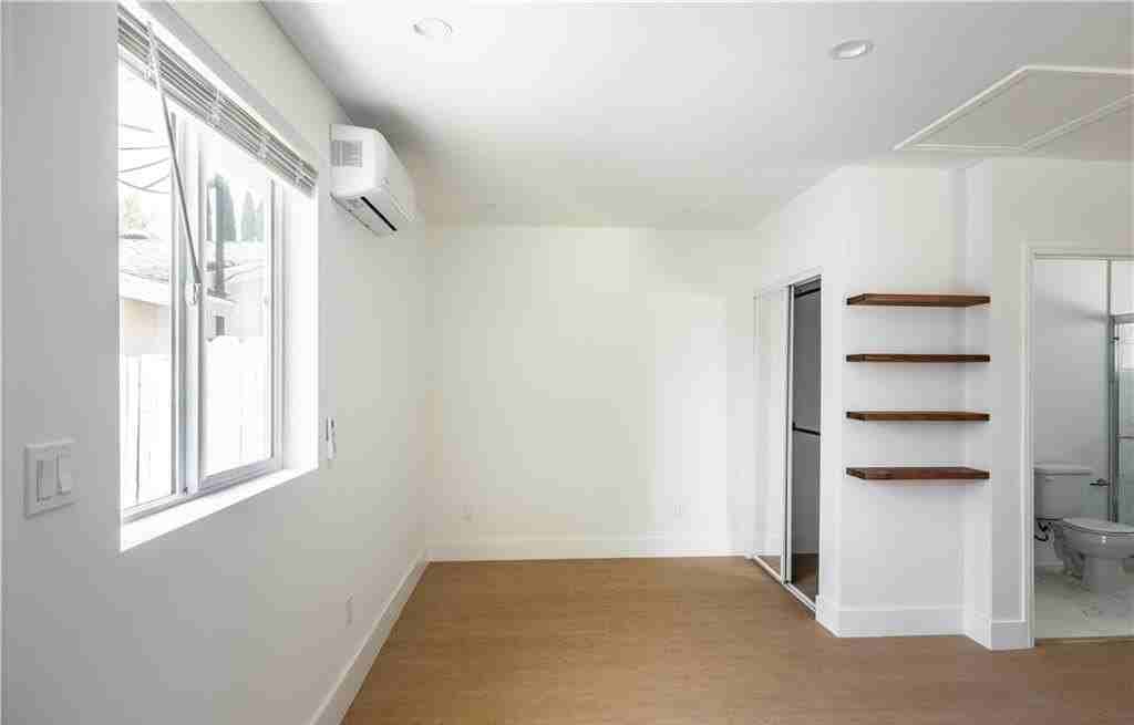 8961 Etiwanda Ave - Photo 4 of 8