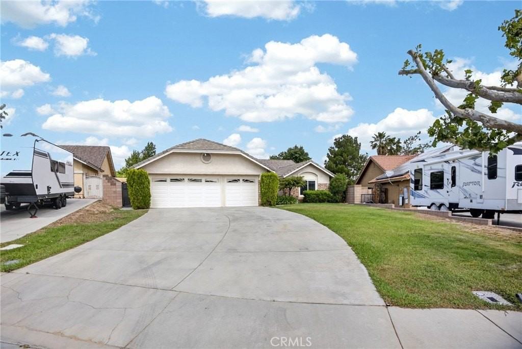 42421 Boulder Dr - Photo 2 of 49
