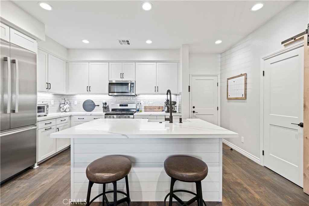 212 Red Brick Dr #3 - Photo 5 of 42