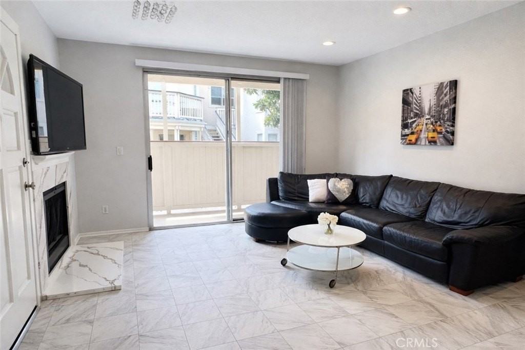 2456 Pleasant Way #A - Photo 4 of 23