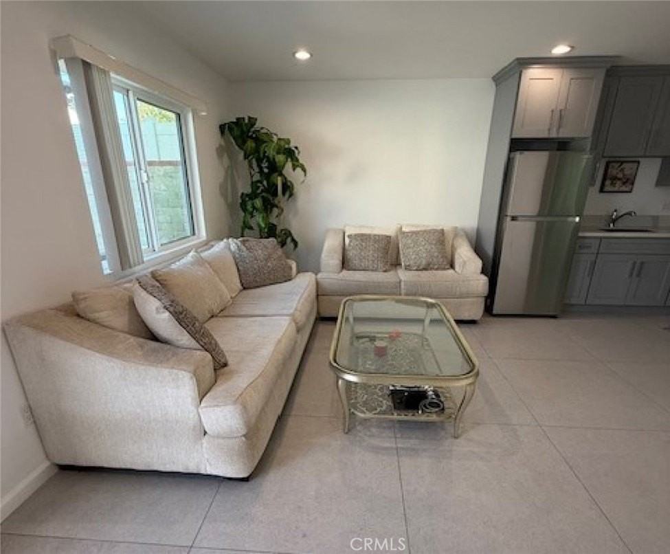 7308 Farmdale Ave - Photo 2 of 8