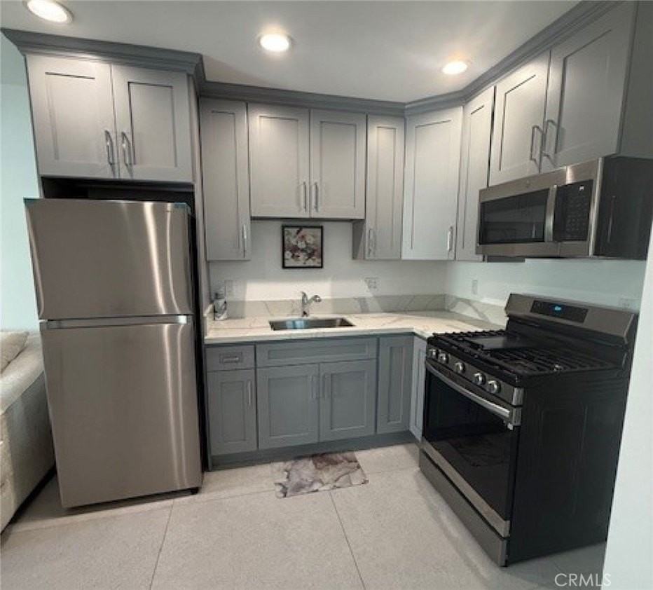 7308 Farmdale Ave - Photo 4 of 8