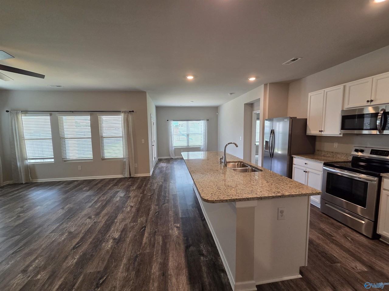 105 Fellington Ct - Photo 3 of 15