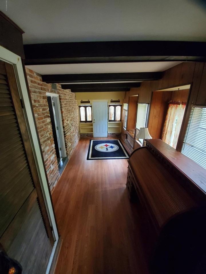 4940 Brighton Dr - Photo 4 of 12