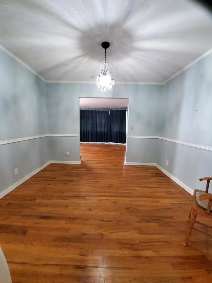 4940 Brighton Dr - Photo 5 of 12