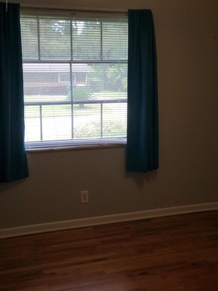 4940 Brighton Dr - Photo 7 of 12