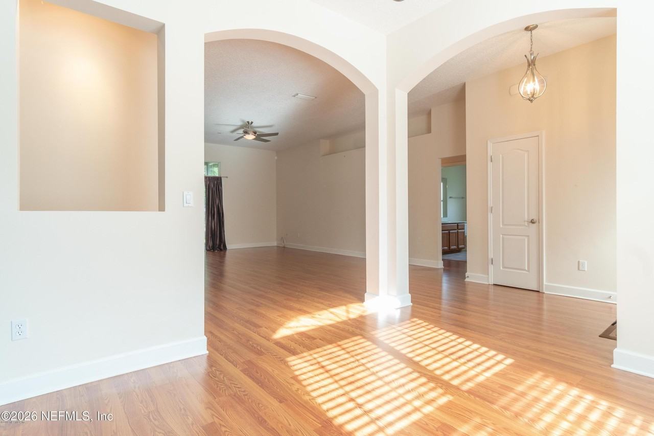 153 Sanwick Dr - Photo 4 of 26