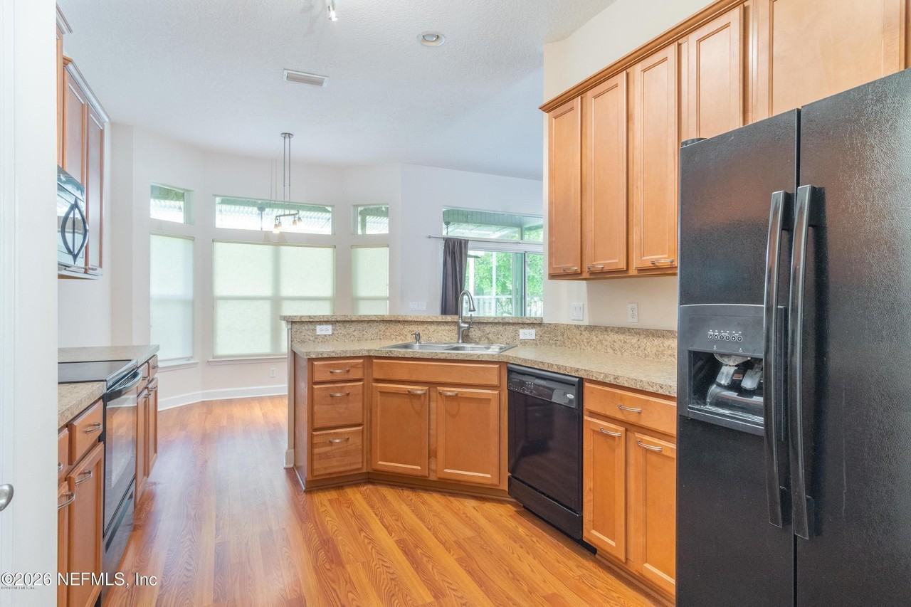 153 Sanwick Dr - Photo 6 of 26