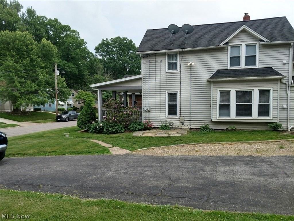1522 Campbell St #2 - Photo 3 of 22
