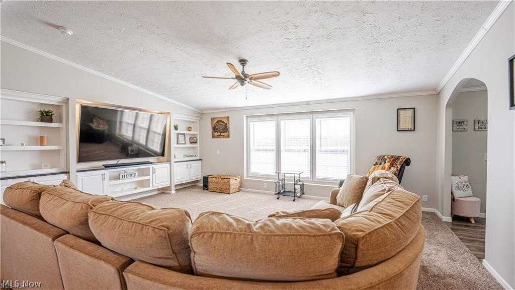5719 N Richmond Rd - Photo 5 of 29