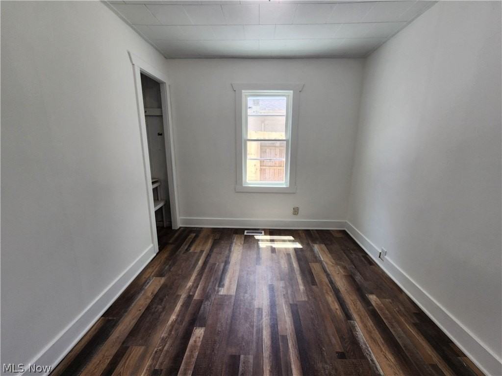 6247 Seneca Rd - Photo 6 of 9