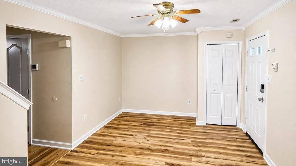 45275 Elkton Ln - Photo 3 of 13