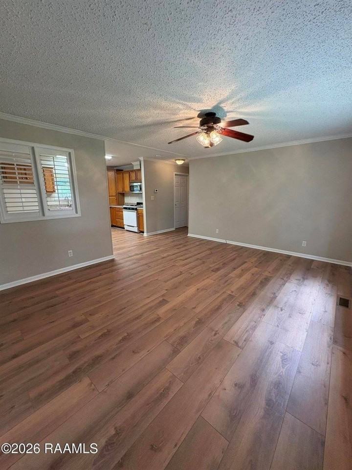 111 Whitmore Rd - Photo 3 of 13