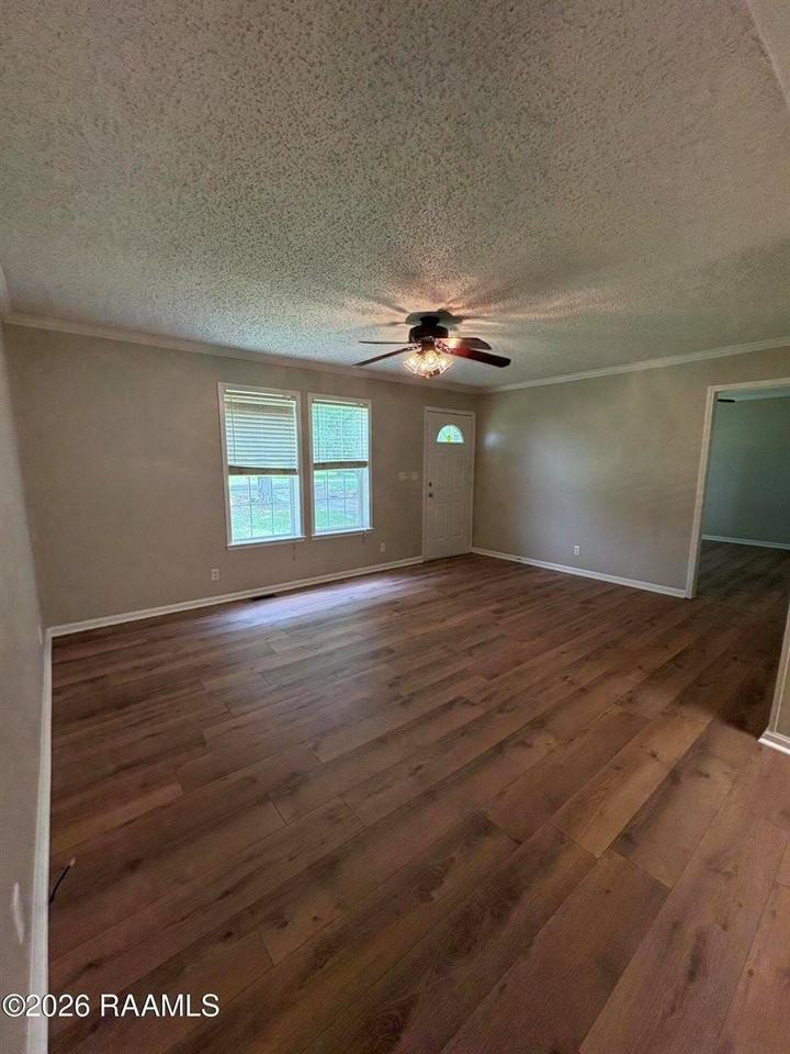 111 Whitmore Rd - Photo 4 of 13