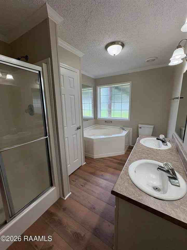 111 Whitmore Rd - Photo 6 of 13
