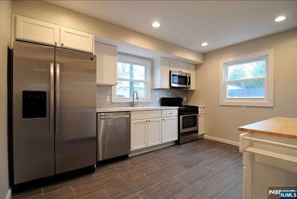 275 Concord St - Photo 5 of 19