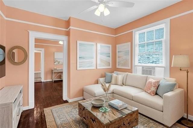 2428 Eagle St - Photo 4 of 13