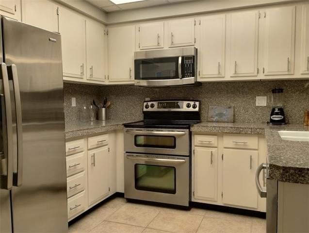 20 Caribbean Ct #20 - Photo 3 of 22