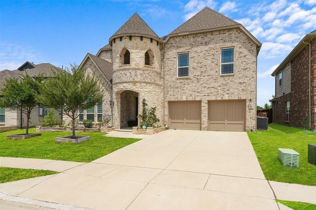 3217 Austin Bayou Trl - Photo 2 of 40